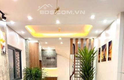 Cầu Giấy, gần ô tô, full nội thất hiện đại, 50m2, 5 tầng, giá chỉ 5.8 tỷ 0866585090